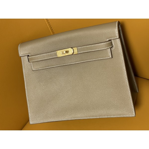 Kelly Danse elephant grey evercolor gold buckle