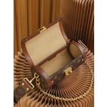 Louis Vuitton𝐏𝐀𝐏𝐈𝐋𝐋𝐎𝐍 𝐓𝐑𝐔𝐍𝐊系列 #M57835#