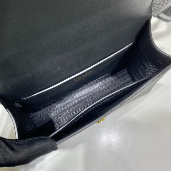 Prada diagonal span package 🎉 1BD317