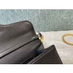 Valentino calfskin handbag 👜underarm bag Model: 1133 Decorative metal