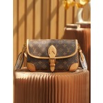 Louis Vuitton 𝐃𝐈𝐀𝐍𝐄 explosion series baguette bag #M45985#