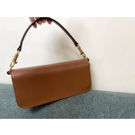 Valentino calfskin handbag 👜underarm bag Model: 1133 Decorative metal