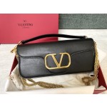 Valentino calfskin handbag 👜underarm bag Model: 1133 Decorative metal