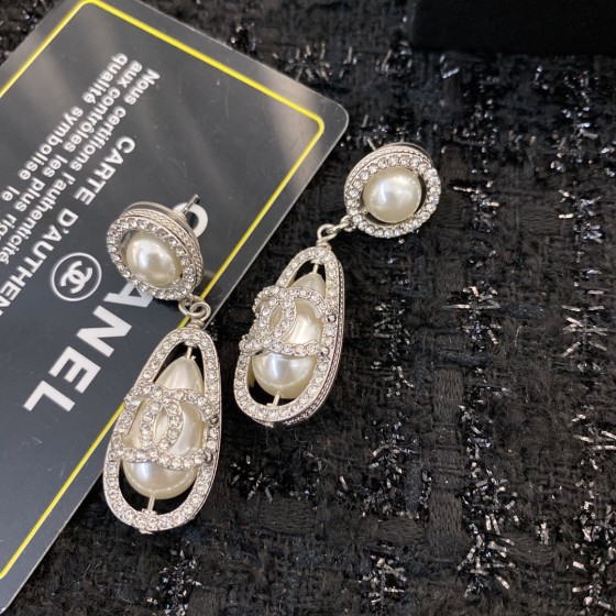 CHANEL Earrings