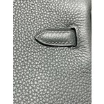 Birkin 25/30 Almond Green togo Leather buckle