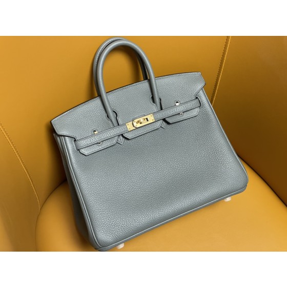 Birkin 25/30 Almond Green togo Leather buckle
