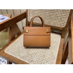 SAINT LAURENT 𝑴𝑨𝑵𝑯𝑨𝑻𝑻𝑨𝑵 𝑵𝑨𝑵𝑶#593741