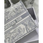 DIOR TOTE Grey tiger embroidery