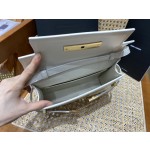 SAINT LAURENT【𝙈𝙖𝙣𝙝𝙖𝙩𝙩𝙖𝙣 𝟮𝟰𝙘𝙢】675626.Jd