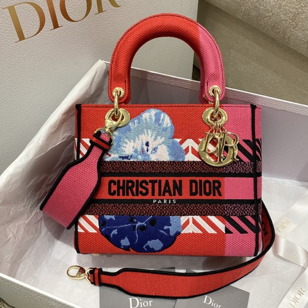 Lady DIOR latest color limited series, French style romantic elements