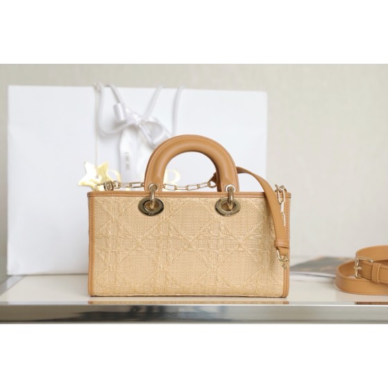 Dior Lady D-Joy is a classic style of the Goliath Bible