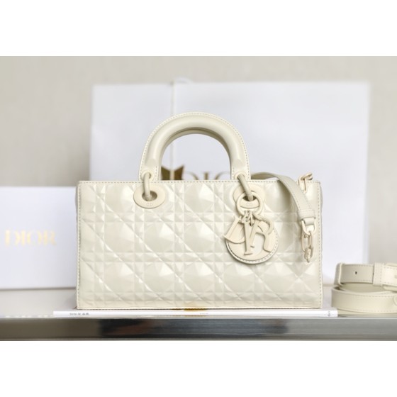 Dior Lady D-Joy is a classic style of the Goliath Bible