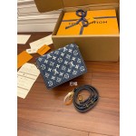 Louis Vuitton exclusive starting model: M59716