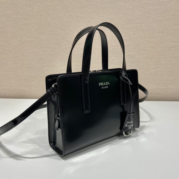 Prada mini shopping bag 🎉 1BA357