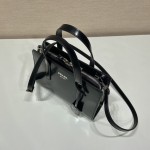 Prada mini shopping bag 🎉 1BA357