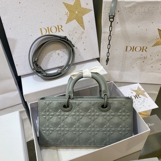 Dior Lady D-Joy is a classic style of the Goliath Bible