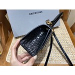 BALENCIAGA 𝐇𝐨𝐮𝐫𝐠𝐥𝐚𝐬𝐬 𝐗𝐒 crocodile-textured cowhide