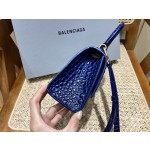 BALENCIAGA 𝐇𝐨𝐮𝐫𝐠𝐥𝐚𝐬𝐬 𝐗𝐒 crocodile-textured cowhide