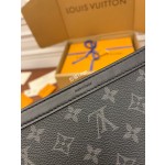 Louis Vuitton M81124