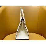 Bk25 epsom Cream White Outer Seam Gold Button