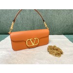 Valentino calfskin handbag 👜underarm bag Model: 1133 Decorative metal