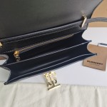 Burberry leather buckle bag 3305