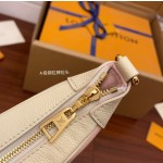 Louis Vuitton M46113