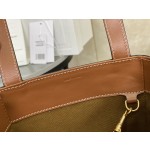 CELINE Embossed Portable Box Model: 199202