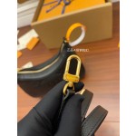 Louis Vuitton's exclusive debut model: M46002 Super Enhanced Edition