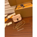 Louis Vuitton exclusive starting model: M81389