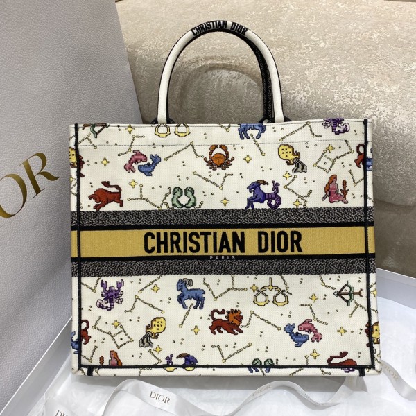 DIOR TOTE Valentine's Day Limited Collection