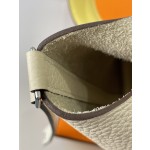 picotin18 creamy white tc skin with chicken yellow