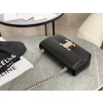 CELINE 𝑻𝒓𝒊𝒐𝒎𝒑𝒉𝒆 Chain Underarm Bag Model: 197993