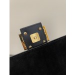 FENDI Baquette baguette