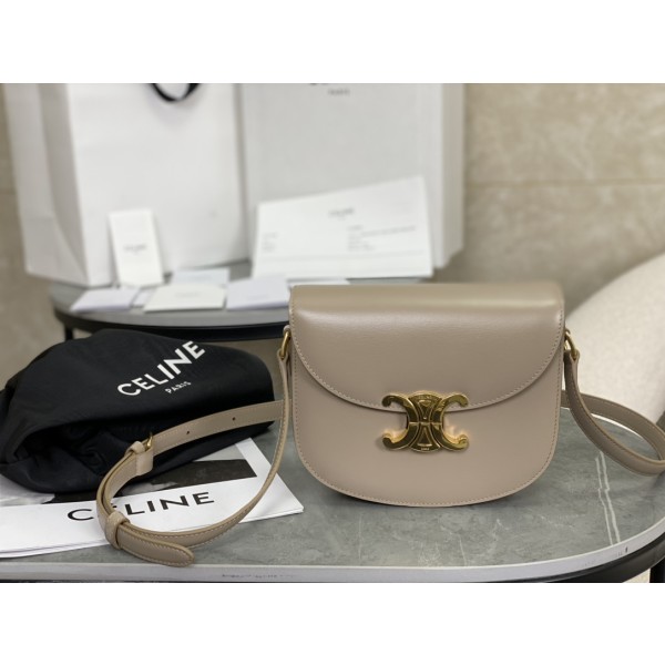 CELINE 𝗧𝗘𝗘𝗡𝗕𝗘𝗦𝗔𝗖𝗘 Leather Saddle Bag Model: 110413
