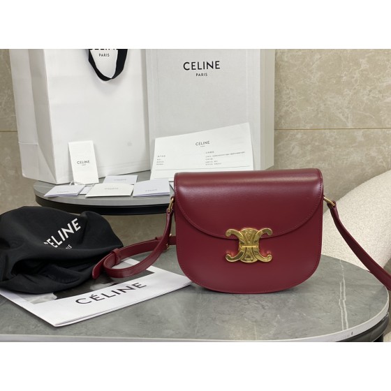 CELINE 𝗧𝗘𝗘𝗡𝗕𝗘𝗦𝗔𝗖𝗘 Leather Saddle Bag Model: 110413