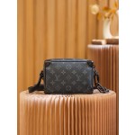 Louis Vuitton 𝐌𝐢𝐧𝐢 𝐒𝐨𝐟𝐭 𝐓𝐫𝐮𝐧𝐤 M44735 upgrade version—resin buckle hardware