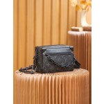 Louis Vuitton 𝐌𝐢𝐧𝐢 𝐒𝐨𝐟𝐭 𝐓𝐫𝐮𝐧𝐤 M44735 upgrade version—resin buckle hardware