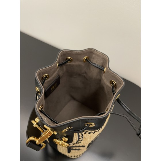 FENDI straw small bucket