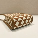 Prada embroidered fabric tote bag 👏 1BA355