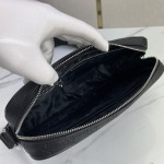 Gucci- Crossbody BagModel: 6033-4