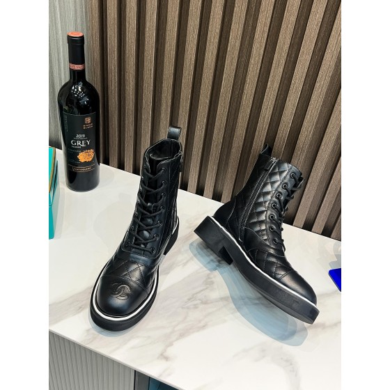 CHANEL Chelsea Boots