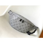 Louis Vuitton DISCOVERY belt bag