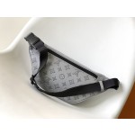 Louis Vuitton DISCOVERY belt bag