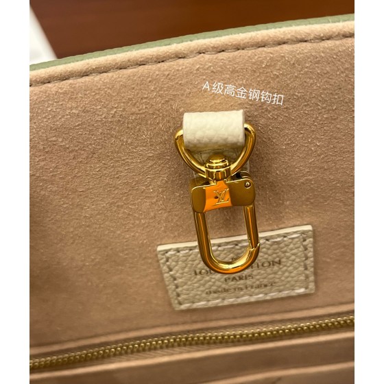 Louis Vuitton's exclusive debut model: M46060 Super Enhanced Edition