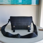 Burberry Messenger Package 7181