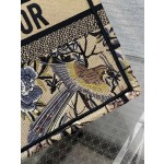 DIOR TOTE Magpie flower embroidery
