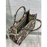 DIOR TOTE Magpie flower embroidery