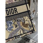 DIOR TOTE fall and winter the latest model of advanced color blocking