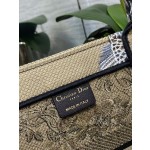 DIOR TOTE fall and winter the latest model of advanced color blocking